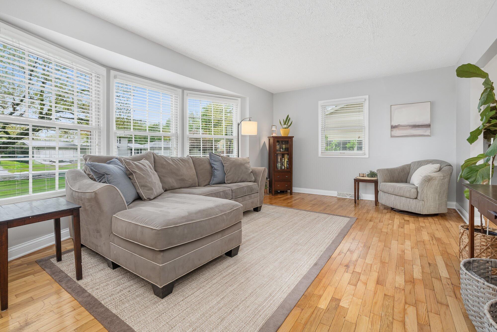 1027 Piccadilly Road Kalamazoo, MI 49006 - Photo 3 of 45 06-WM1027piccadilly-23