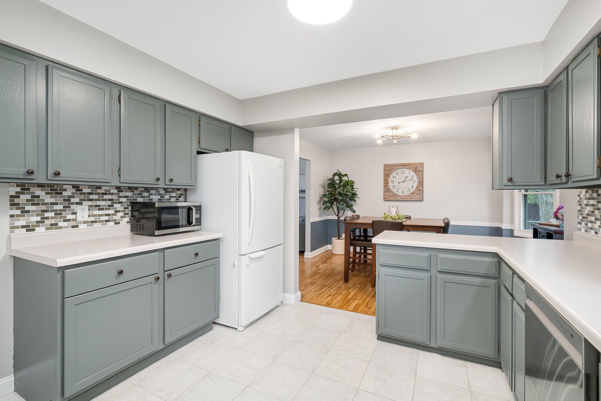 1027 Piccadilly Road Kalamazoo, MI 49006 - Photo 9 of 45 12-WM1027piccadilly-19