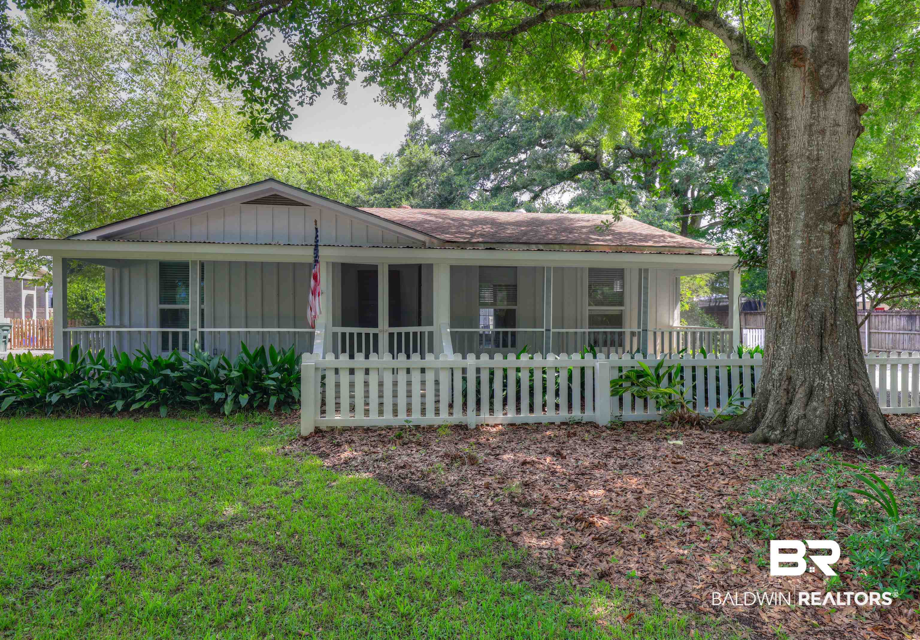 711 Magnolia Avenue Daphne, AL 36526 - Photo 1 of 28