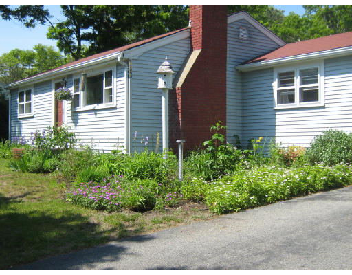 28 Seaview Road Bourne, MA 02562 - Photo 2 of 17
