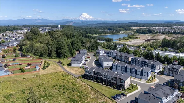 $410,000 | 17527 110th Avenue East, Unit D, Puyallup, WA 98374