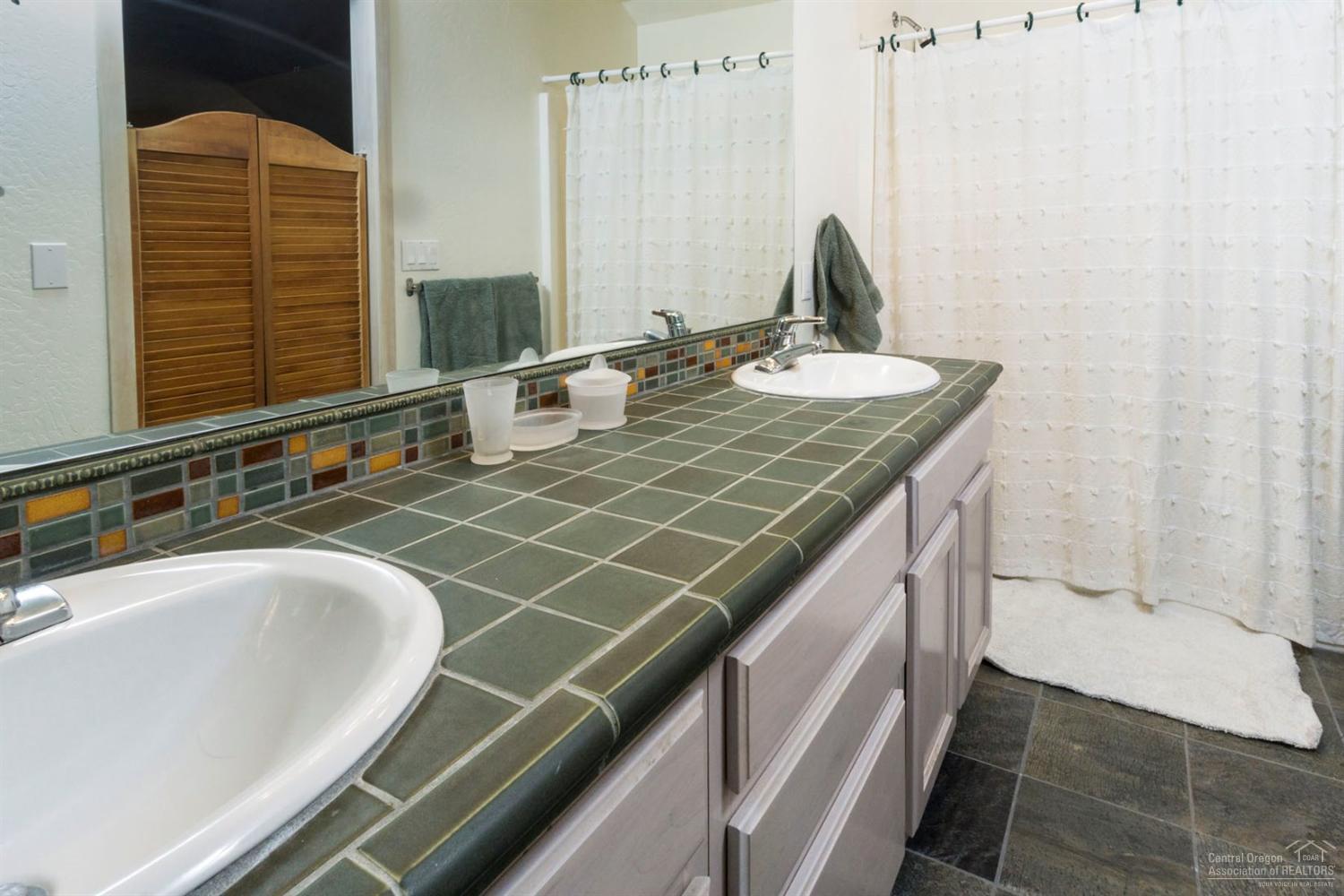 16015 Fox Ridge Circle Sisters, OR 97759 - Photo 18 of 25 Gallery Image 18