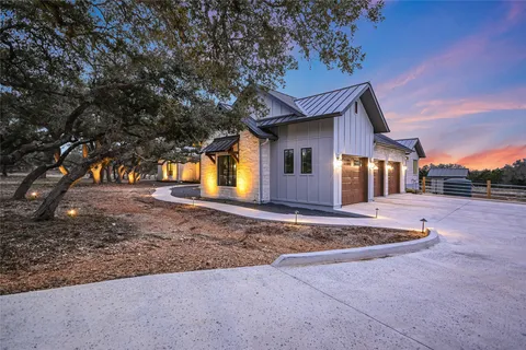 $2,990,000 | 207 Gwendolyns Trail, Wimberley, TX 78676