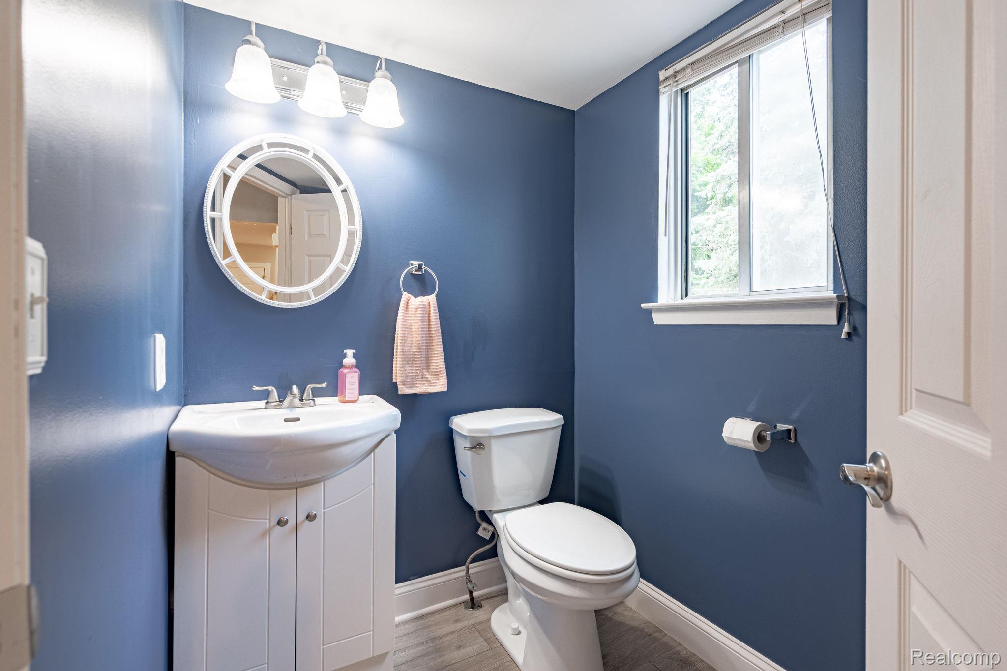 1642 Dancer Drive Rochester, MI 48307 - Photo 16 of 36 22-web-or-mls-interiors-13.jpg