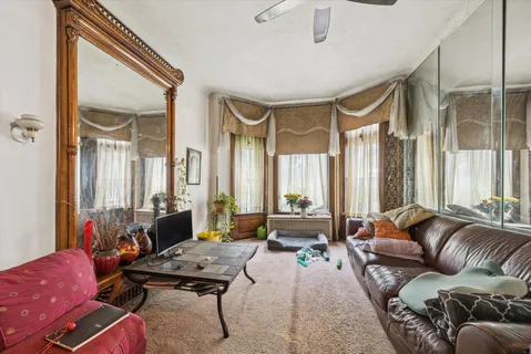 $549,000 | 3633 South Giles Avenue, Chicago, IL 60653