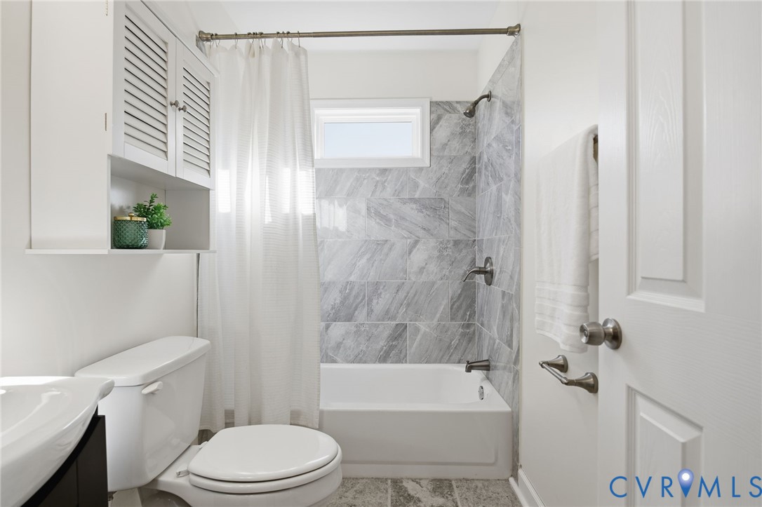 1802 Rockwood Road Richmond, VA 23226 - Photo 17 of 21 Hall bathroom (Full #3)