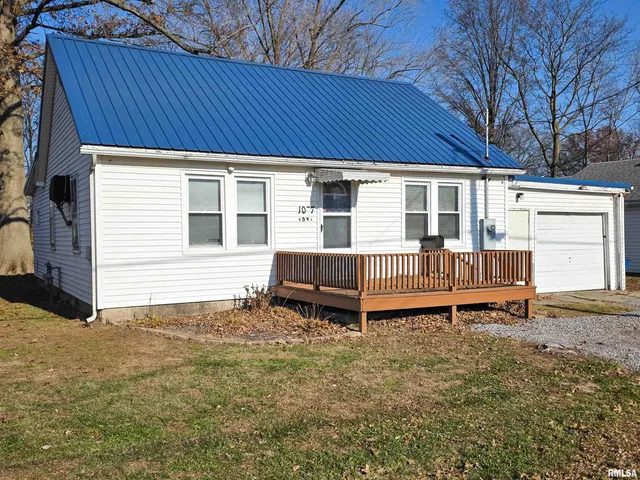 $84,500 | 1037 East 3rd Street, Flora, IL 62839