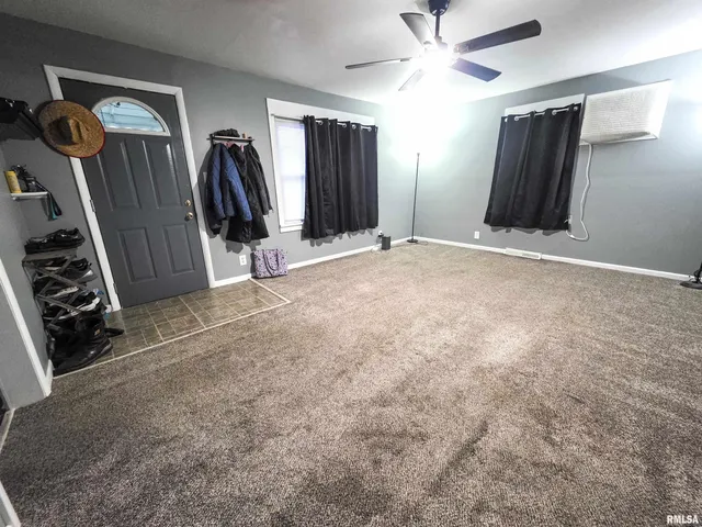 $84,500 | 1037 East 3rd Street, Flora, IL 62839