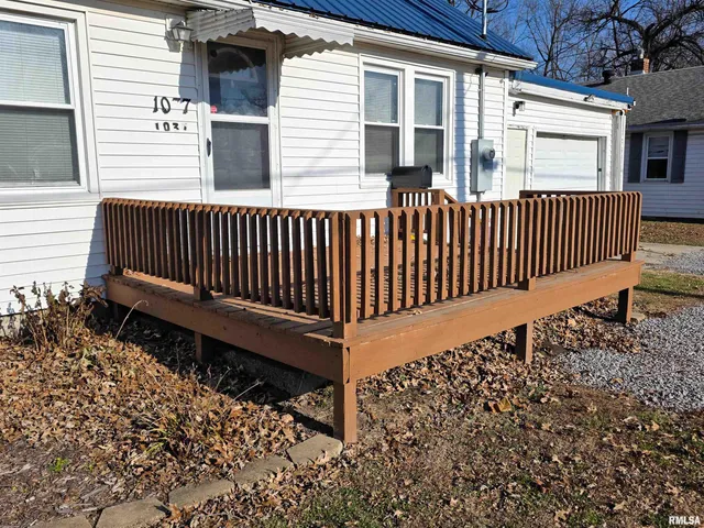 $84,500 | 1037 East 3rd Street, Flora, IL 62839