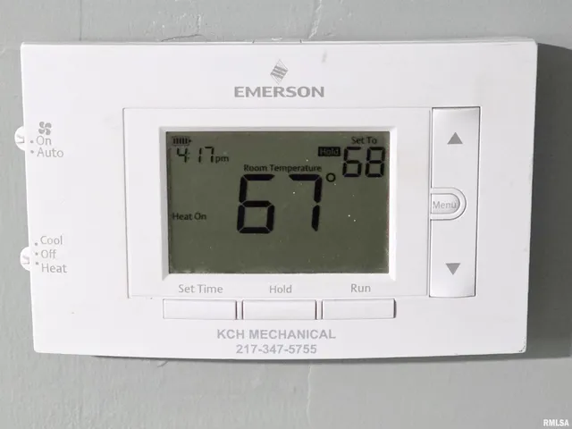 $84,500 | 1037 East 3rd Street, Flora, IL 62839