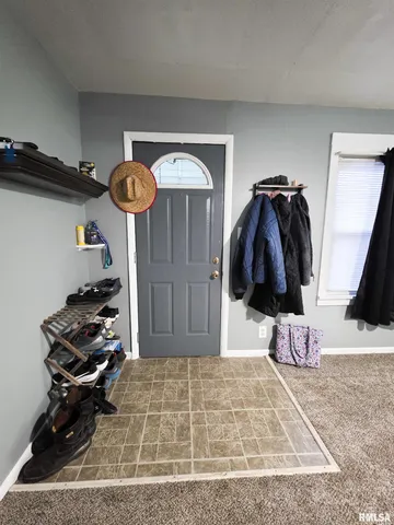 $84,500 | 1037 East 3rd Street, Flora, IL 62839