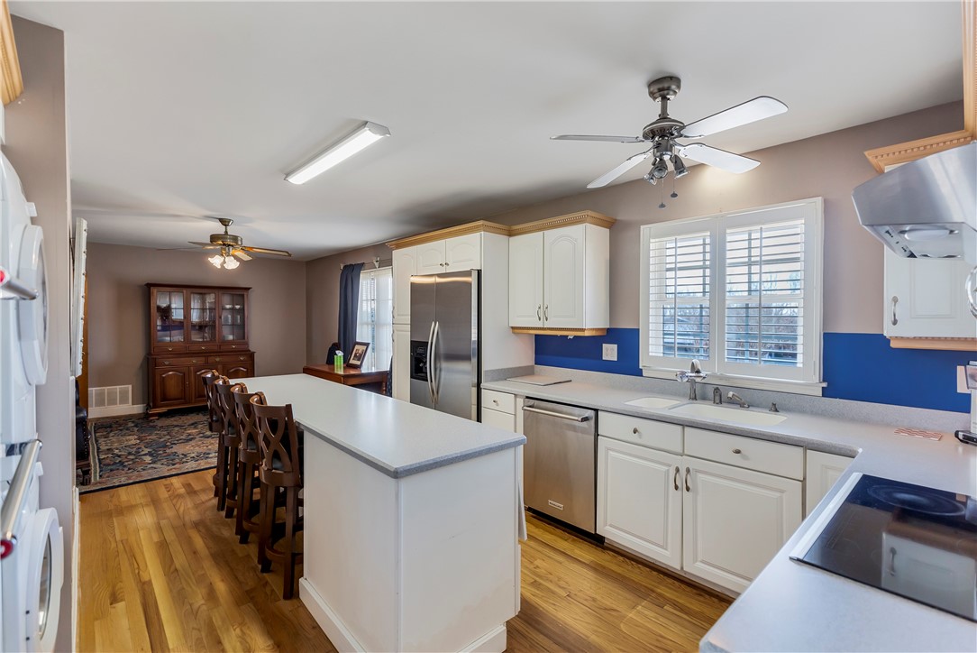 702 Quincy Road Seneca, SC 29678 - Photo 3 of 31 Gallery Image 3