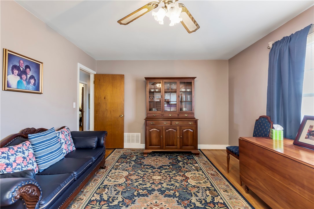 702 Quincy Road Seneca, SC 29678 - Photo 8 of 31 Gallery Image 8