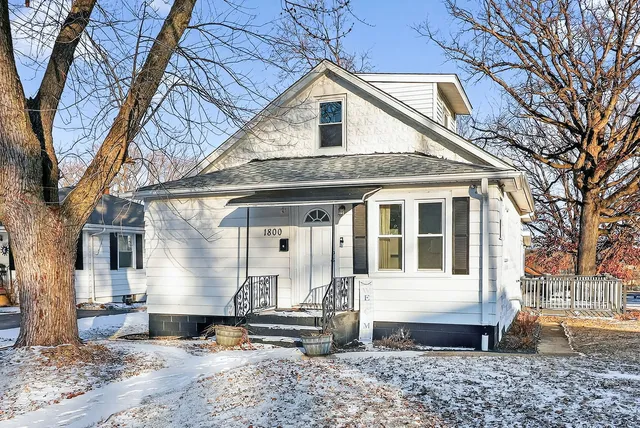 $220,000 | 1800 Cora Street, Crest Hill, IL 60403
