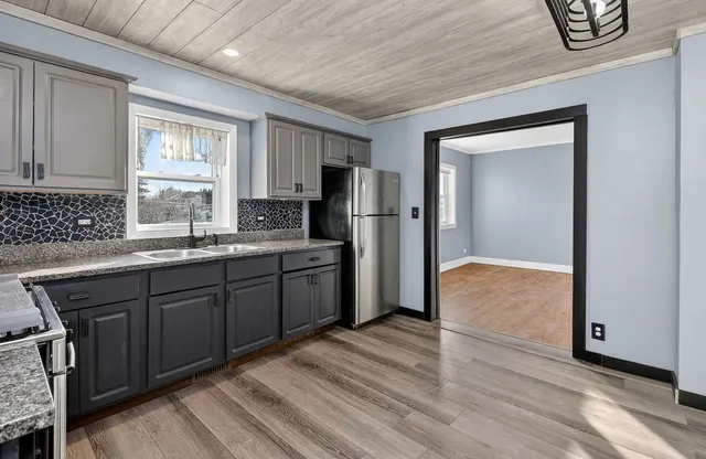 $220,000 | 1800 Cora Street, Crest Hill, IL 60403