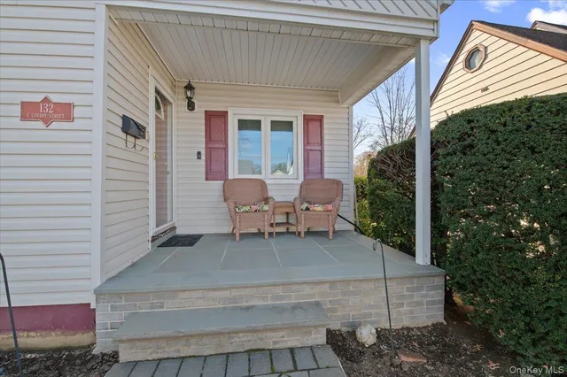 $929,000 | 132 East Cherry Street, Floral Park, NY 11001