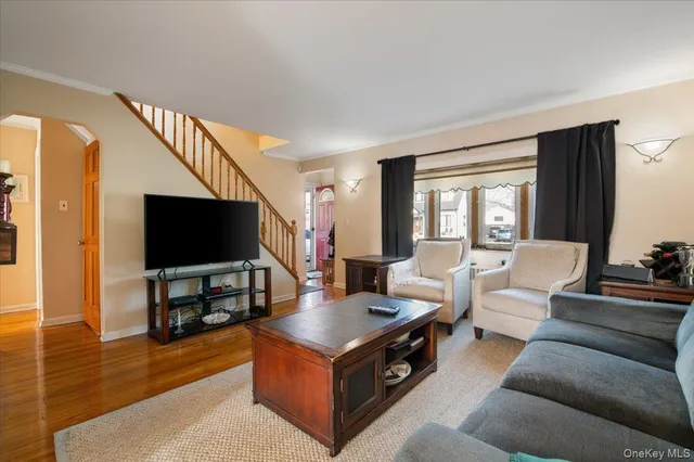 $929,000 | 132 East Cherry Street, Floral Park, NY 11001