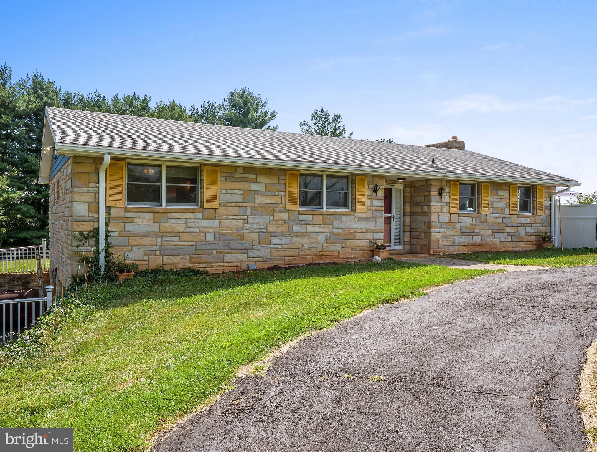 8477 Lees Ridge Road Warrenton, VA 20186 - Photo 2 of 25 Gallery Image 2