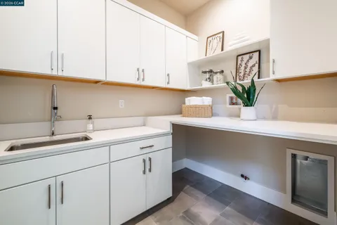 $3,980,000 | 84 Mossbridge Lane, Orinda, CA 94563