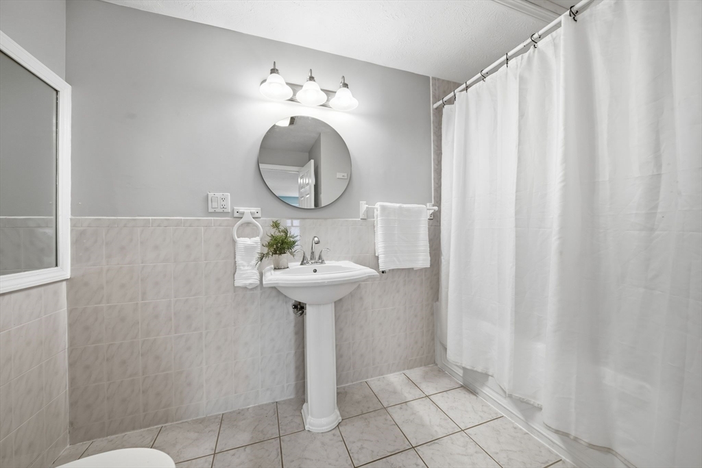 27 Stonegate Road, Unit 27 Chelmsford, MA 01824 - Photo 22 of 41 Gallery Image 22