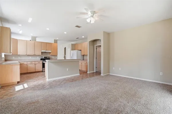 $369,900 | 6407 Bridgecrest Drive, Lithia, FL 33547