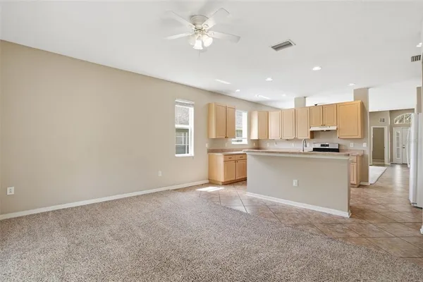 $369,900 | 6407 Bridgecrest Drive, Lithia, FL 33547