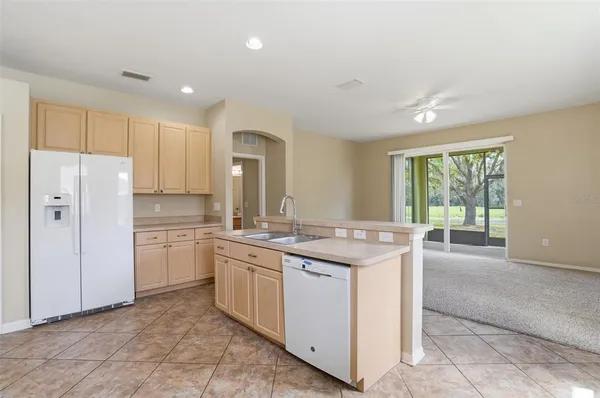 $369,900 | 6407 Bridgecrest Drive, Lithia, FL 33547