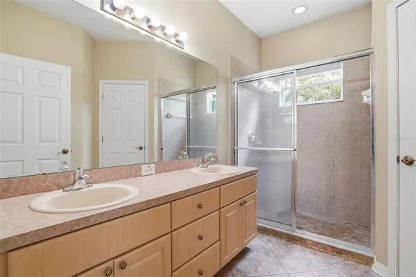 $369,900 | 6407 Bridgecrest Drive, Lithia, FL 33547