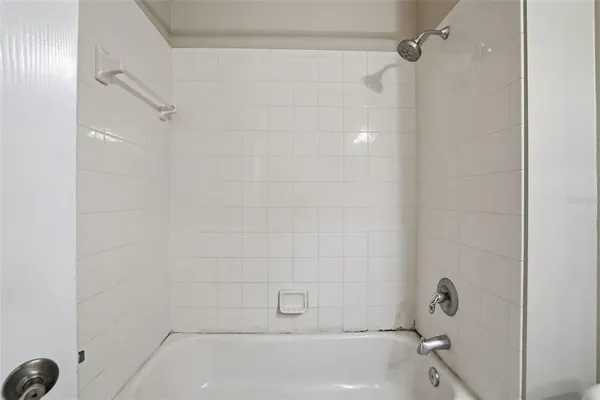 $369,900 | 6407 Bridgecrest Drive, Lithia, FL 33547