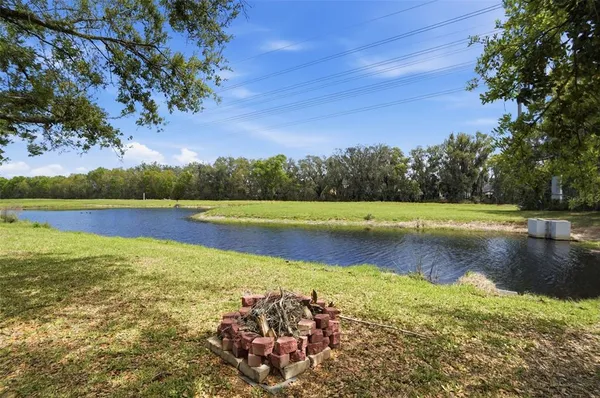 $369,900 | 6407 Bridgecrest Drive, Lithia, FL 33547