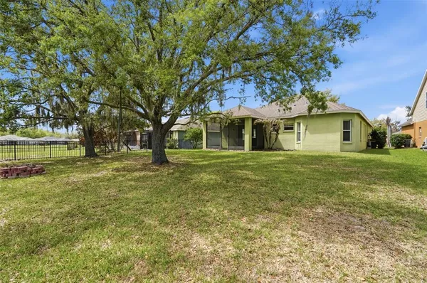 $369,900 | 6407 Bridgecrest Drive, Lithia, FL 33547