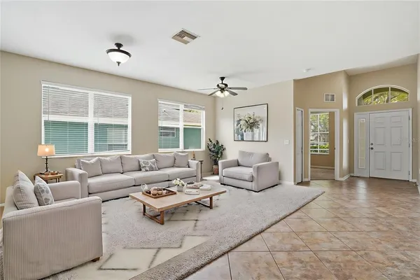 $369,900 | 6407 Bridgecrest Drive, Lithia, FL 33547