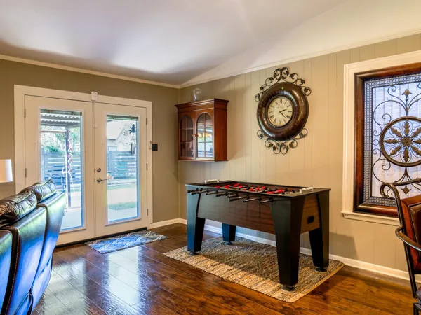 $425,000 | 252 Meadowlakes Drive, Meadowlakes, TX 78654