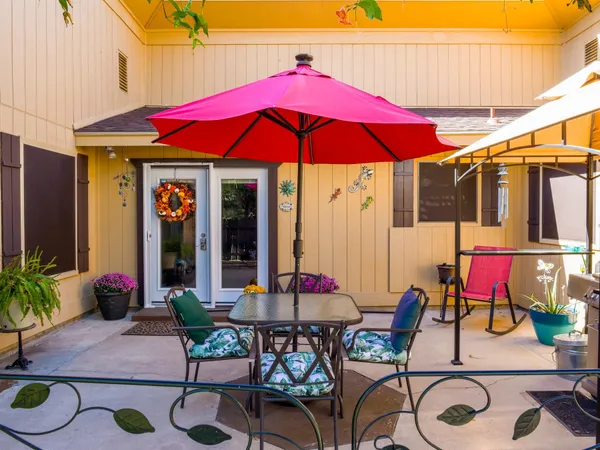 $425,000 | 252 Meadowlakes Drive, Meadowlakes, TX 78654