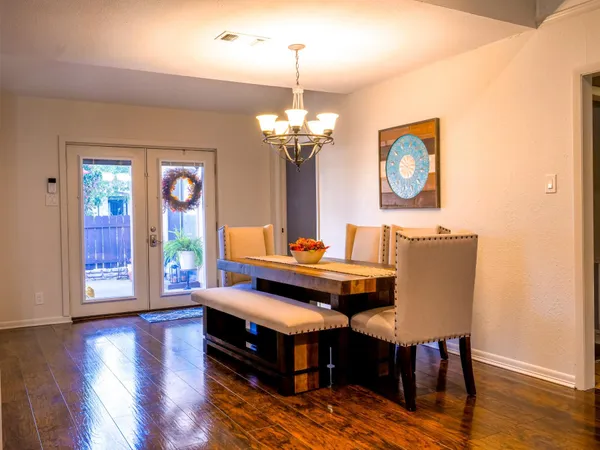 $425,000 | 252 Meadowlakes Drive, Meadowlakes, TX 78654