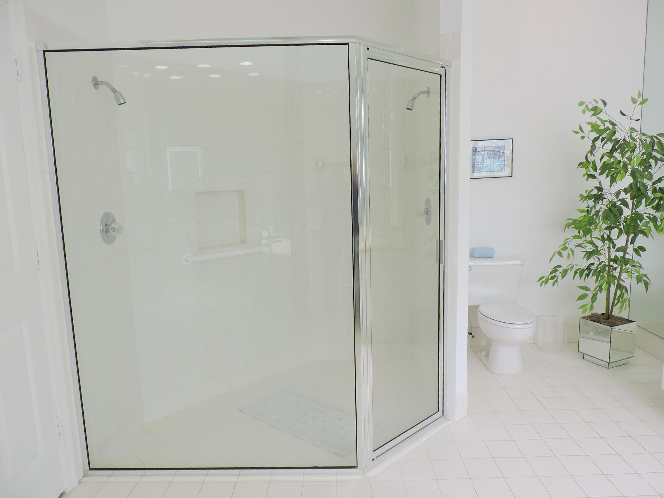 7610 La Corniche Circle Boca Raton, FL 33433 - Photo 27 of 44 Master Bath