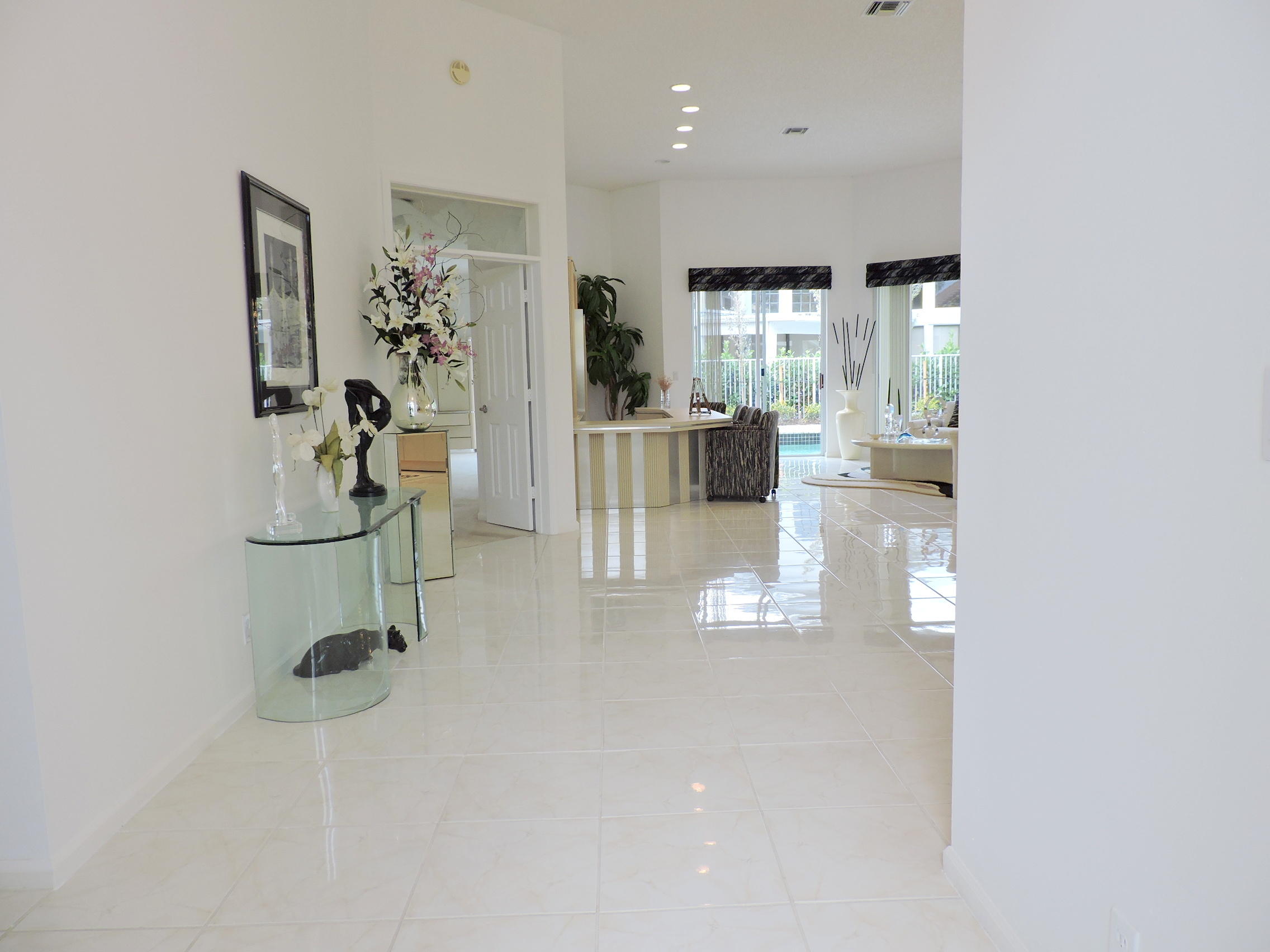 7610 La Corniche Circle Boca Raton, FL 33433 - Photo 4 of 44 Foyer/ entry