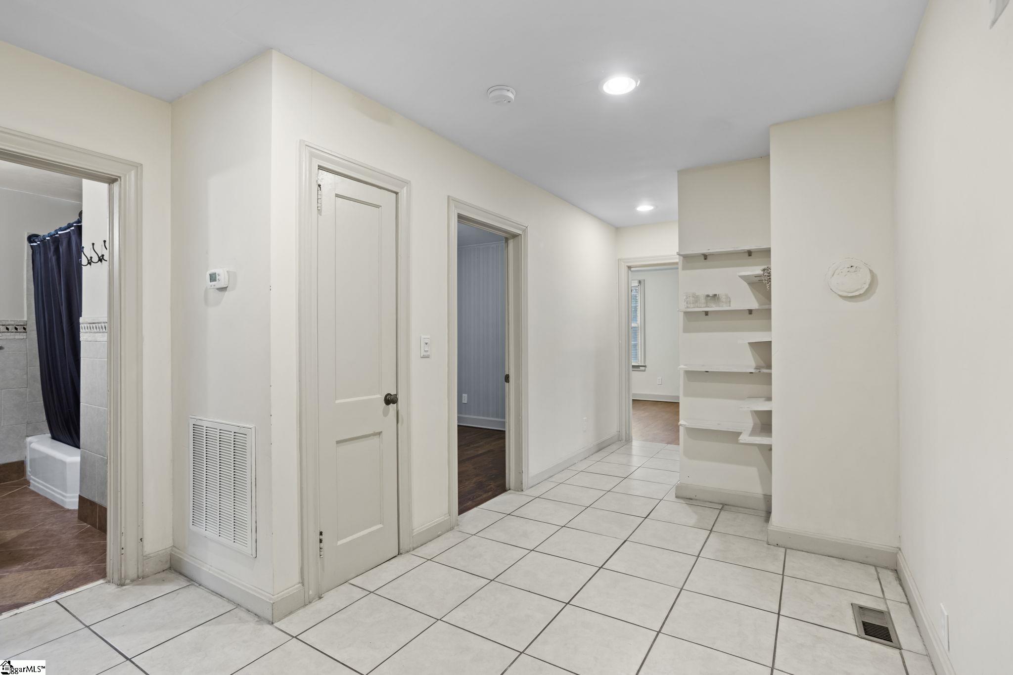 140 Lincoln Road Taylors, SC 29687 - Photo 19 of 25 Gallery Image 19