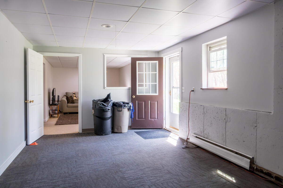 10 Radley Road Freeport, ME 04032 - Photo 37 of 44 37-Bonus room (1 of 2)