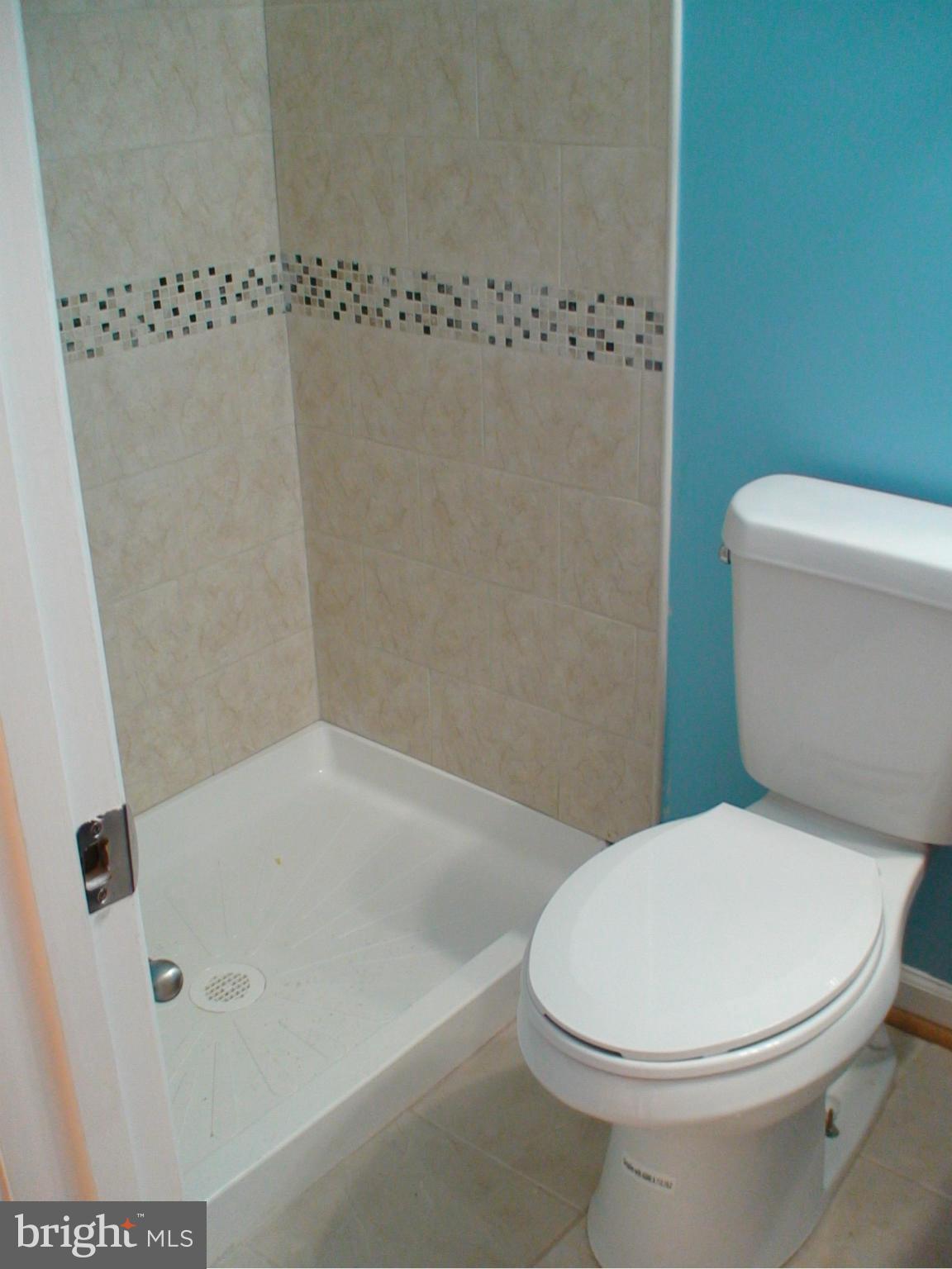 8114 Conduit Road Baltimore, MD 21234 - Photo 17 of 30 Bath (Master)
