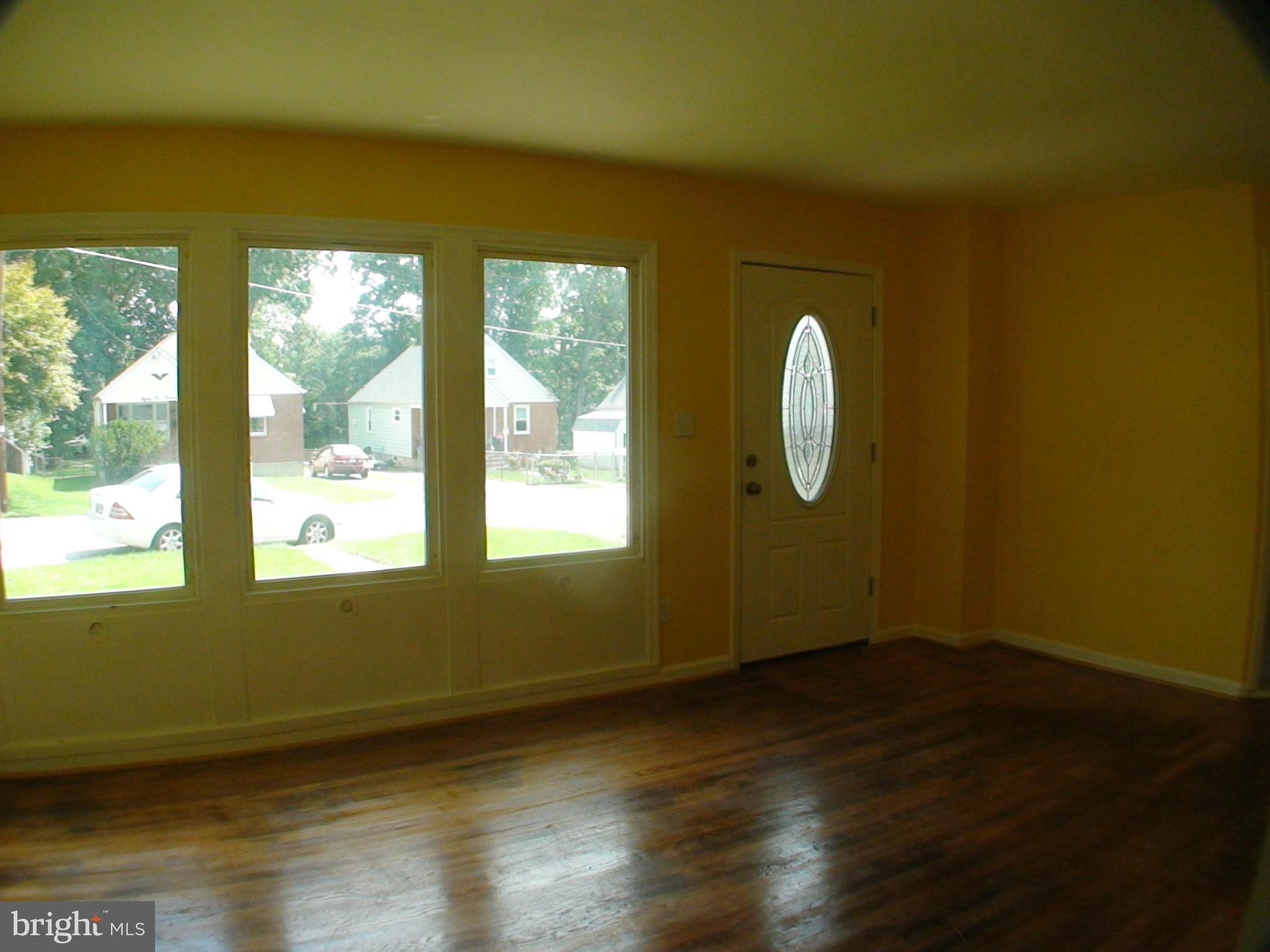 8114 Conduit Road Baltimore, MD 21234 - Photo 5 of 30 Living Room