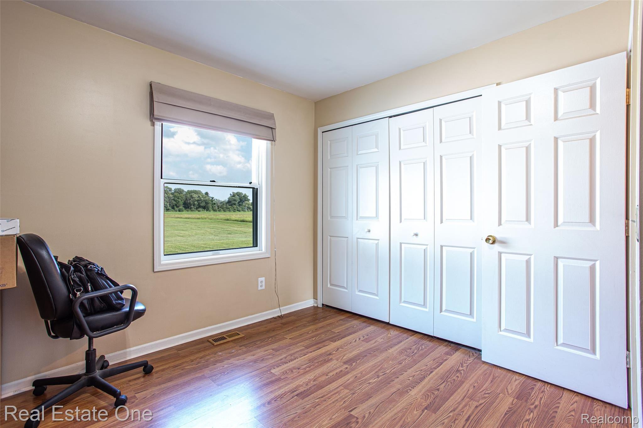 22695 Otter Road New Boston, MI 48164 - Photo 13 of 37 -16.jpg