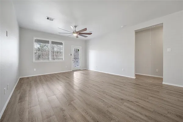 $2,500 | 9295 Inland Leather Lane, Conroe, TX 77385