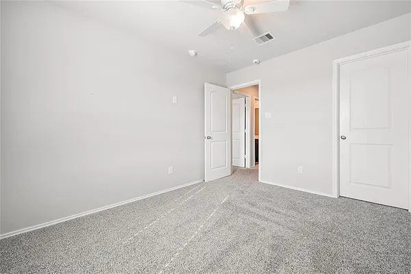 $2,500 | 9295 Inland Leather Lane, Conroe, TX 77385