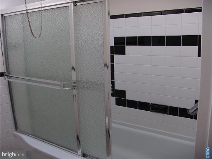 7305 Brookhaven Road Philadelphia, PA 19151 - Photo 11 of 14 Bathroom
