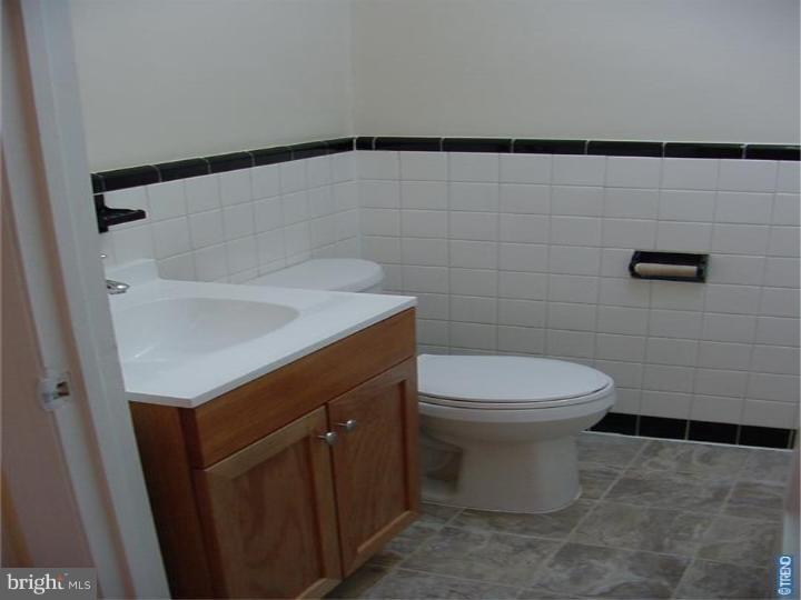 7305 Brookhaven Road Philadelphia, PA 19151 - Photo 10 of 14 Bathroom