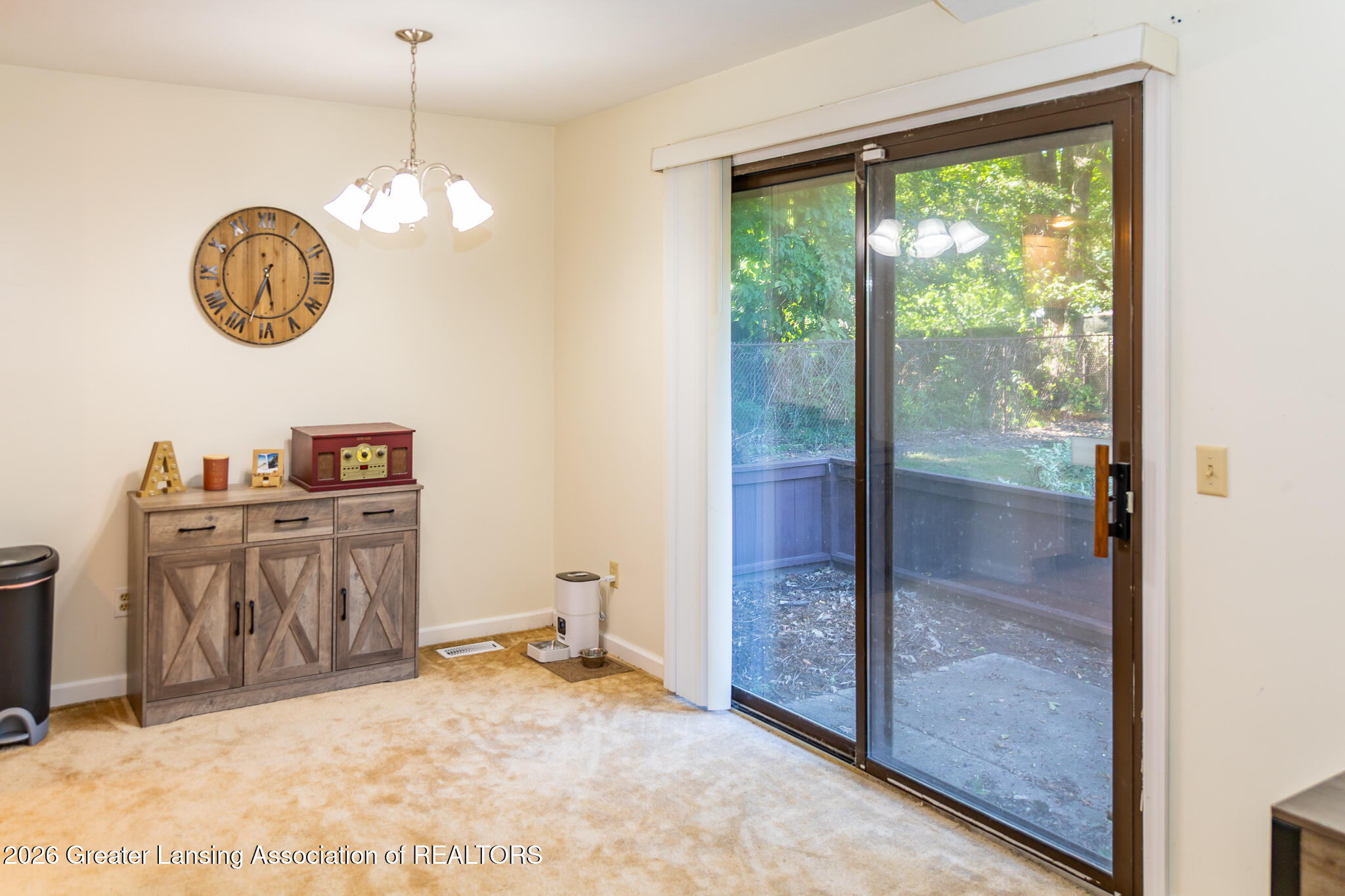 101 East Jolly Road, Unit B8 24 Lansing, MI 48910 - Photo 8 of 43 IMGL0497