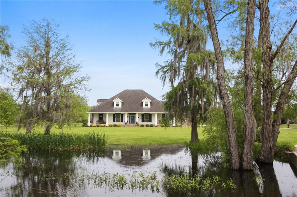 1070 Magnolia Ridge Road Boutte, LA 70039 - Photo 2 of 35