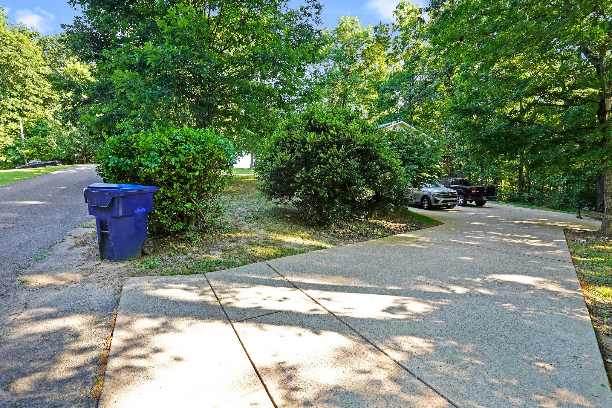 129 Beech Street Dover, TN 37058 - Photo 19 of 27 a view of a patio with table and chairs and wooden fence