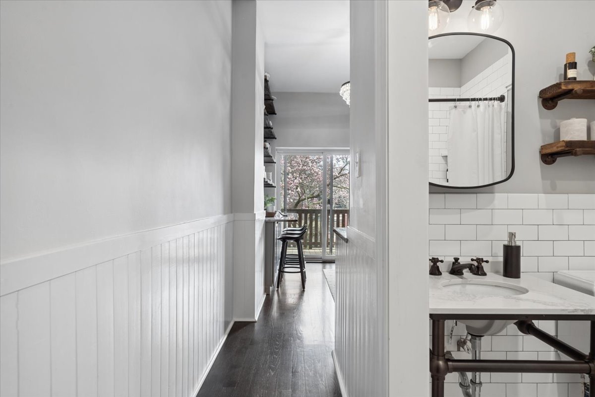 2151 North Seminary Avenue, Unit B Chicago, IL 60614 - Photo 13 of 23